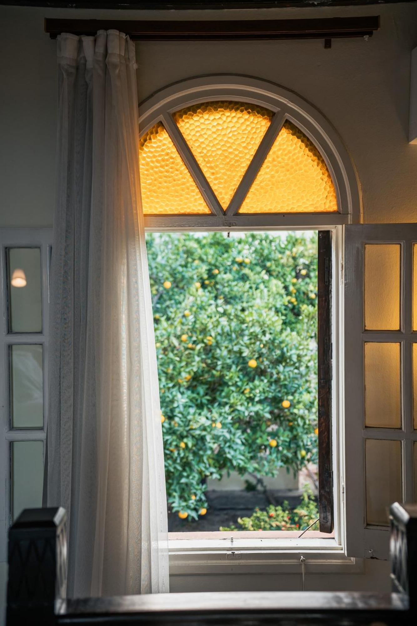 Bellapais Gardens Hostel ภายนอก รูปภาพ