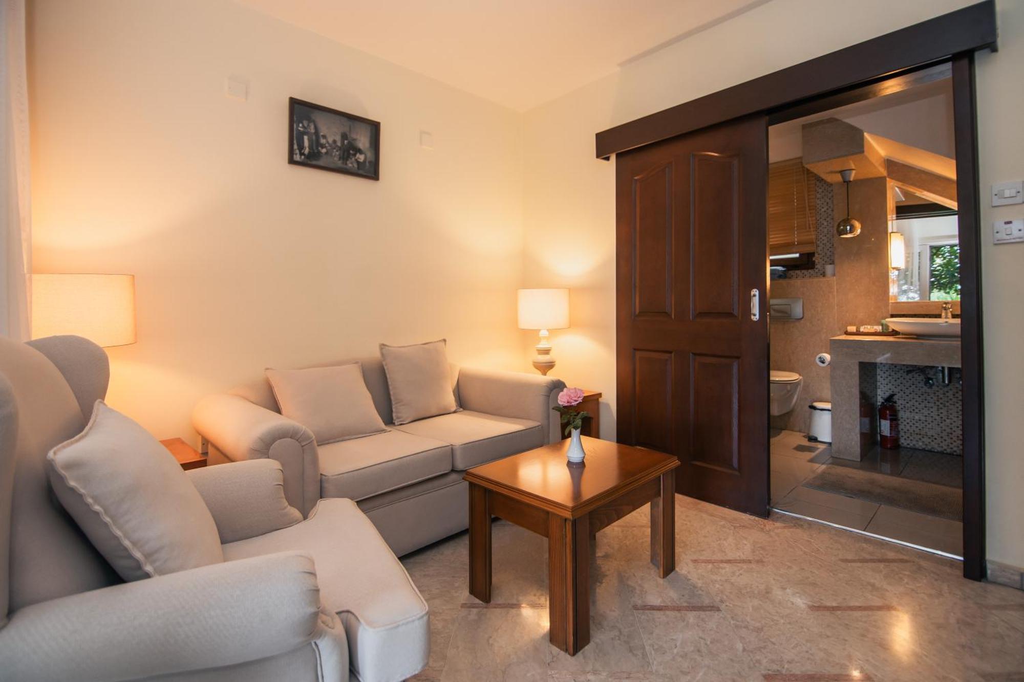 Bellapais Gardens Hostel ภายนอก รูปภาพ