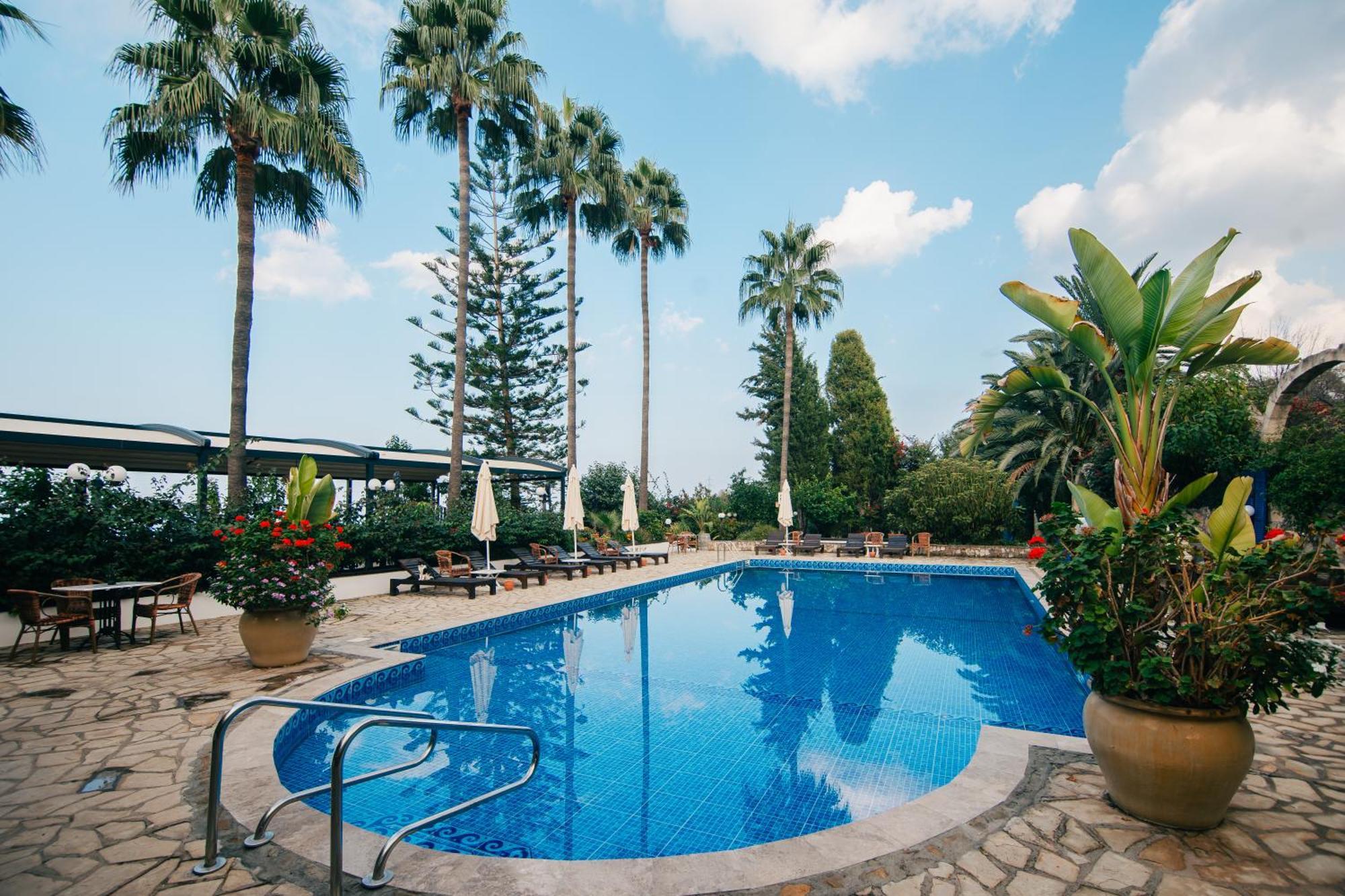 Bellapais Gardens Hostel ภายนอก รูปภาพ