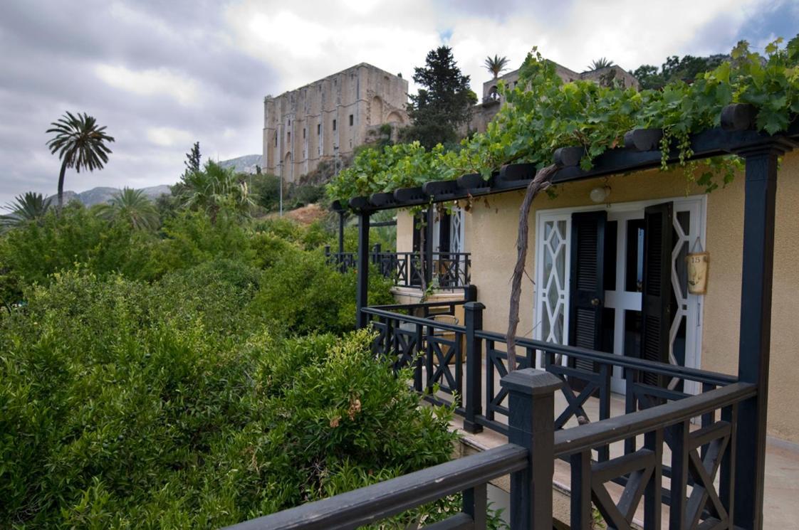 Bellapais Gardens Hostel ภายนอก รูปภาพ